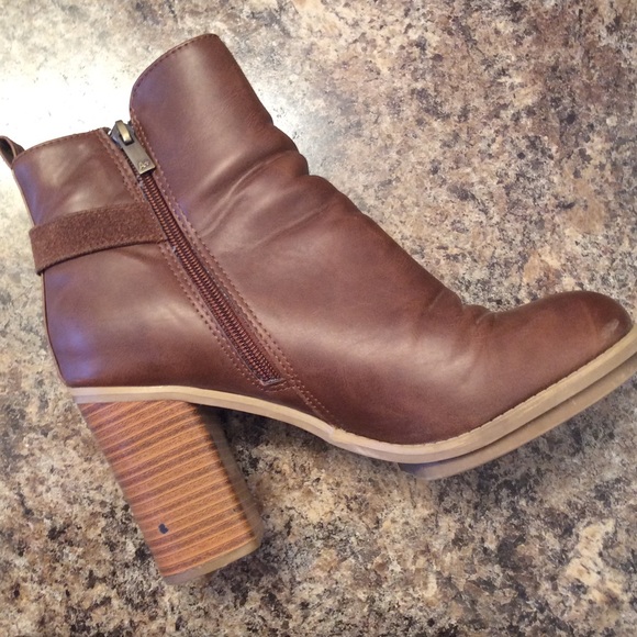 sold - Picture 3 of 8